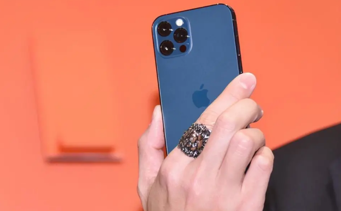 洛宁苹果手机维修分享iPhone12系列重启方法教程 